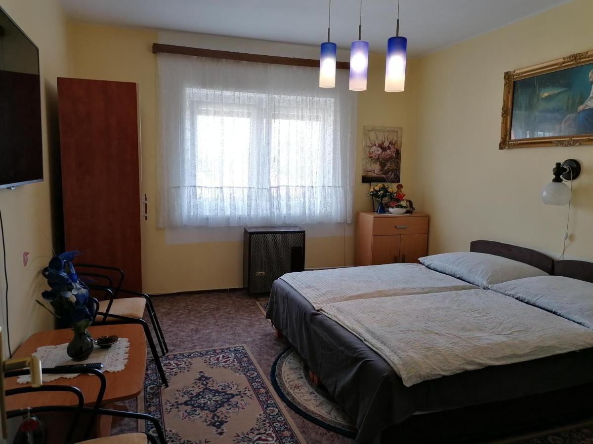 Ildiko Vendeghaz Heviz Apartment Ngoại thất bức ảnh