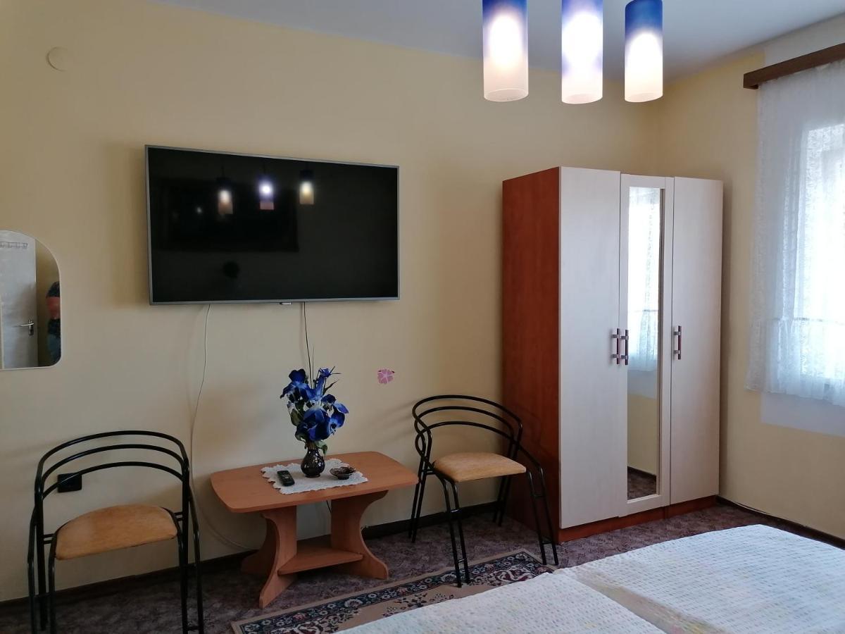 Ildiko Vendeghaz Heviz Apartment Ngoại thất bức ảnh